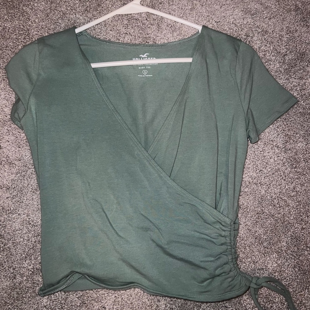 Hollister Green baby tee